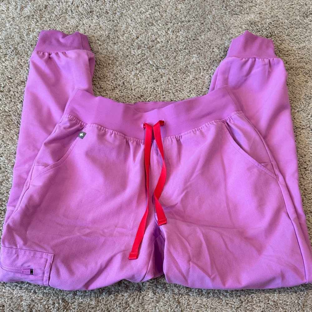 FIGS xxs petite joggers,xxs top :)